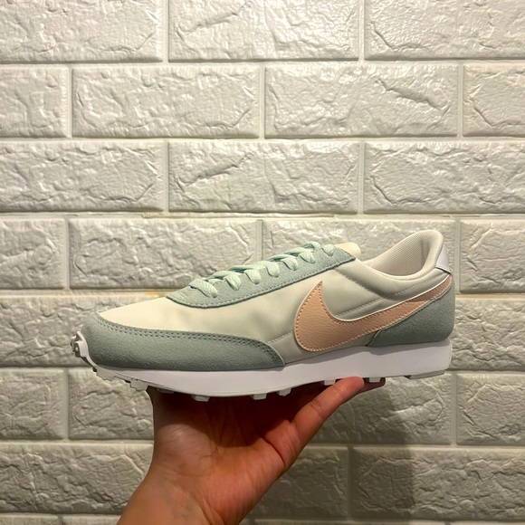 Nike daybreak sneaker - Picture 2 of 3